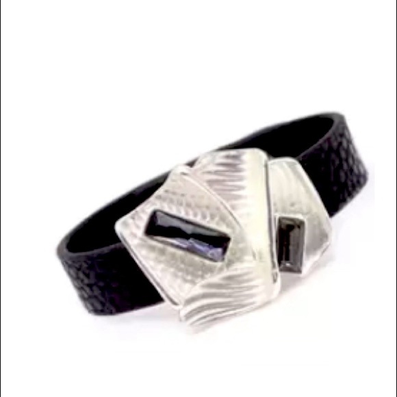 Leather bracelet with buckled silver color fit from 6 inches to 7 inches - Picture 1 of 2